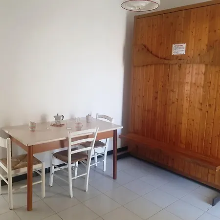 Trilocale In Baia Lägenhet *