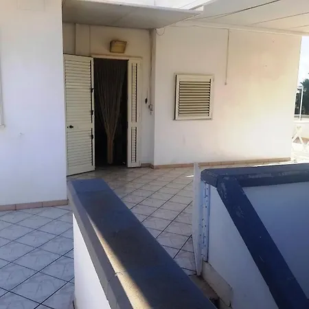 Trilocale In Baia דירה *